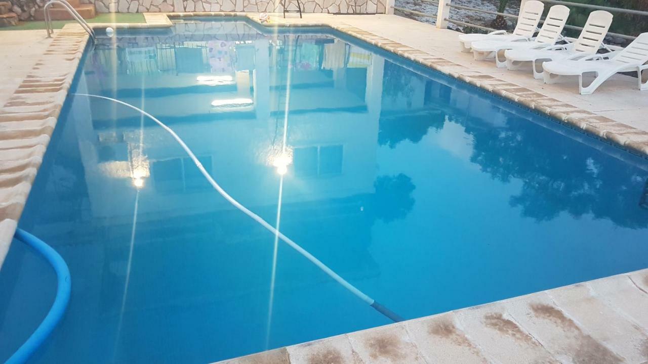 Calicanto House & Pool Torrent  Eksteriør billede